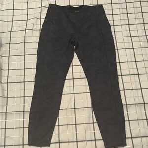 Mondetta Black en Grey Patterned Leggings